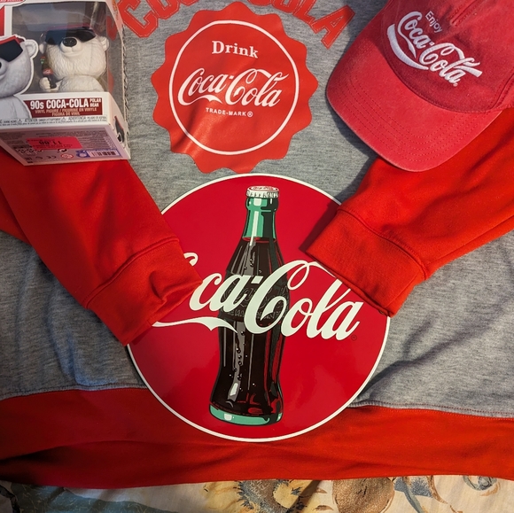 Coca-Cola collectibles GIFT-A-LOT! Sign, Funko, Hoodie, HAT! Basket Gift [4] - Picture 9 of 12